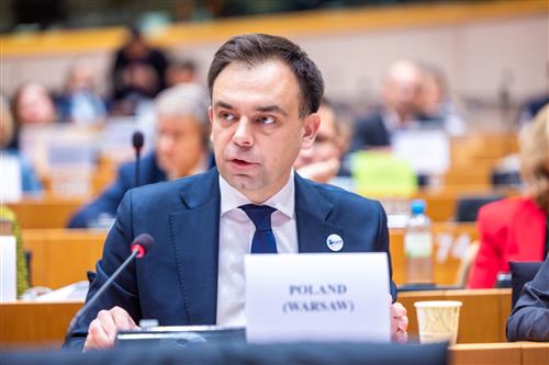 Miliardy na tanie mieszkania. Domański potwierdza przelew do BGK 